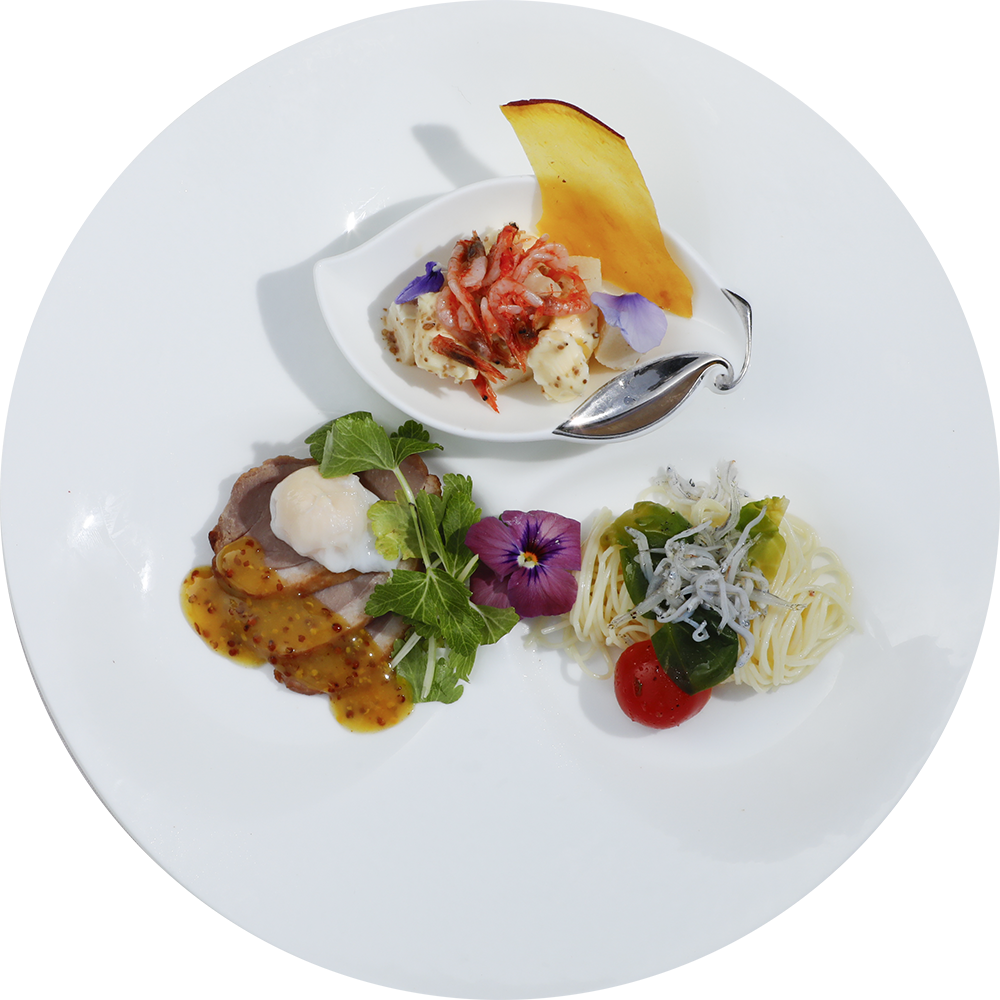 シラスと春キャベツの冷製パスタ　合鴨低温ロースト　ハニーマスタードソース　筍とチーズのごまマヨネーズ和え　桜 海 老 を の せ て