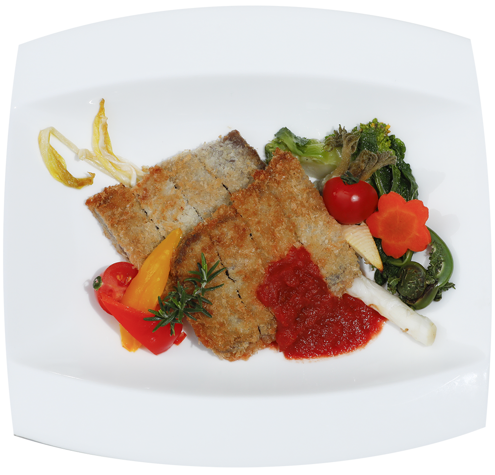 AUS 産牛ロースのカツレツ トマトソース
　　　　十六穀米入り五平餅を添えて