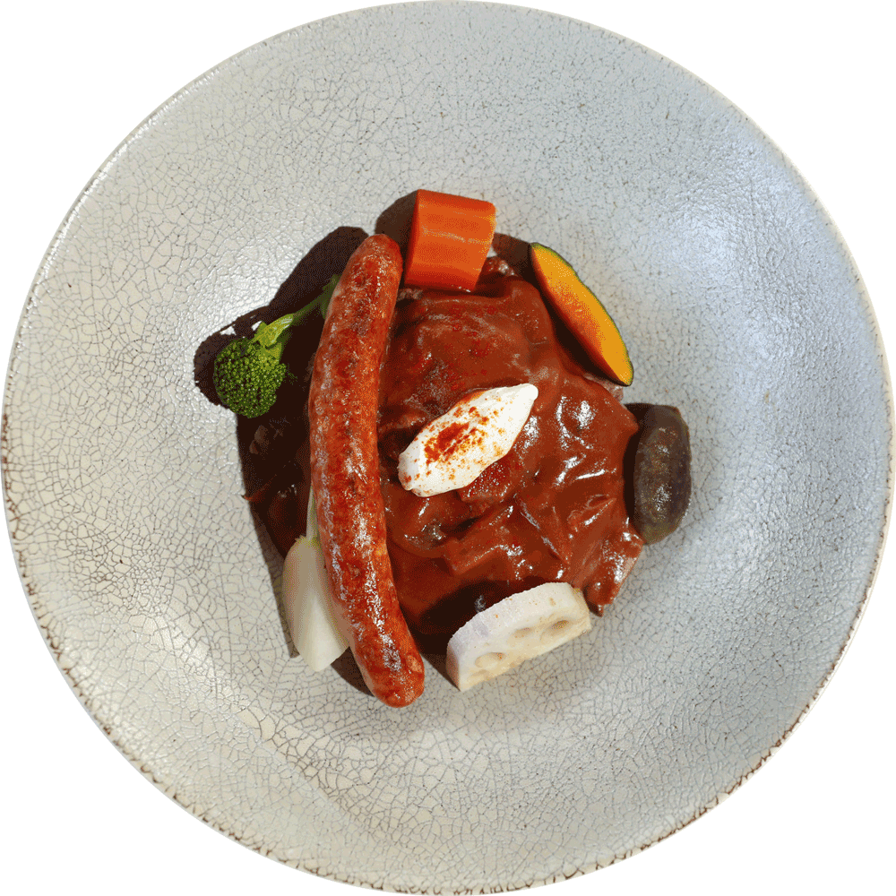 ビーフストロガノフとZiZi工房ハラペーニョソーセージ　サワークリーム添え