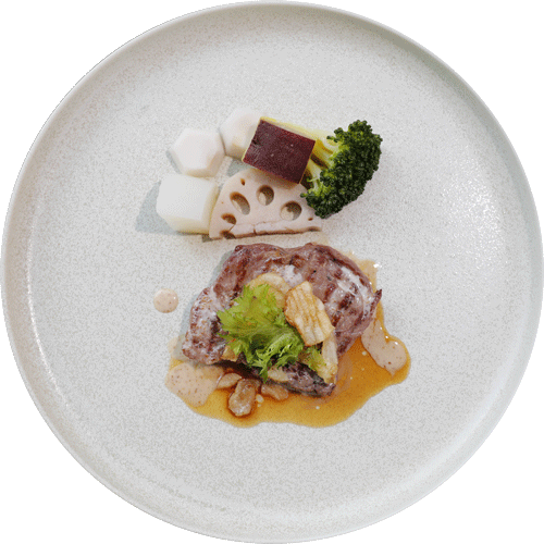 オーストラリア産牛ロースのグリエ 和風おろしソースと胡麻ソース(＋660円で国産牛に変更できます)