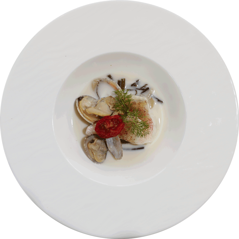 カサゴのポワレ 蛤、浅利の入った軽いクリームソース